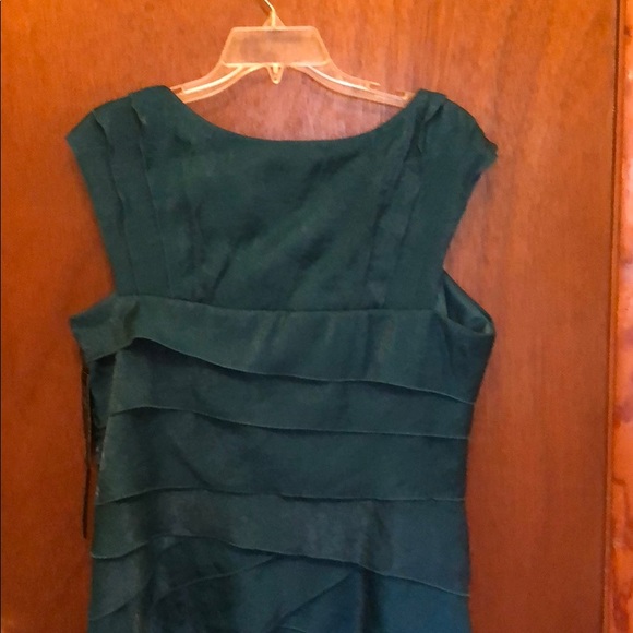 Dress - Picture 3 of 4